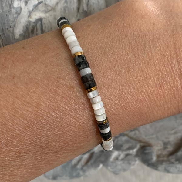 White mother-of-pearl and labradorite Heishi bracelet