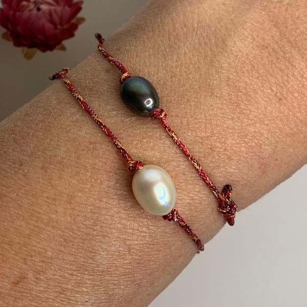 Bracelet cordon duo de perles d'eau douce ovales rouge