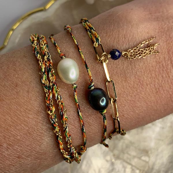 Multicolored cord bracelet 5 links gold plated pompom