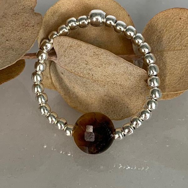 Mini silver tiger eye flat pearl ring