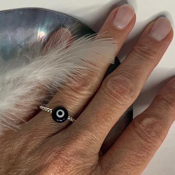 Mini silver pearl ring with black eye