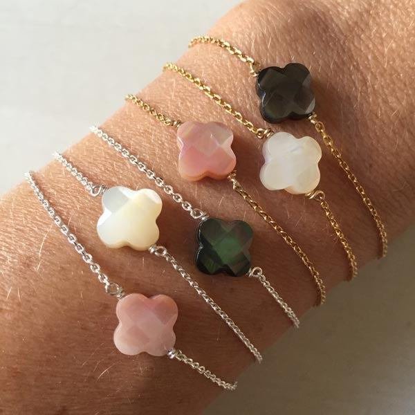 Bracelet chaine argent petite croix nacre grise facetée