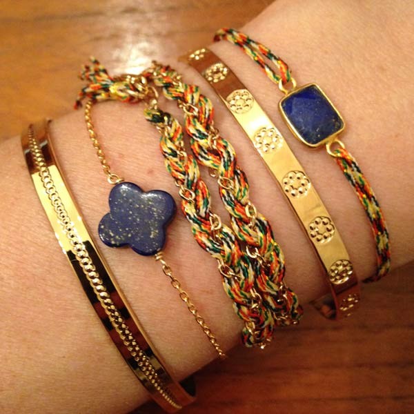Bracelet chaine plaqué or pierre Lapis lazuli croix