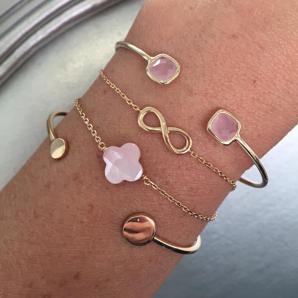 Bracelet chaine plaqué or petite croix nacre rose facetée