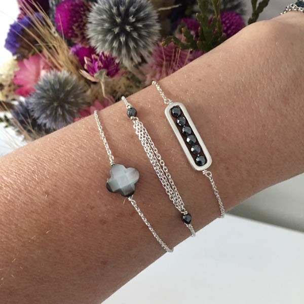 Bracelet chaine argent petite croix nacre grise facetée