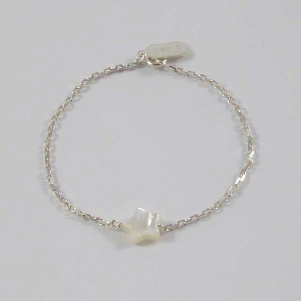 Silver chain bracelet with small white mother-of-pearl star