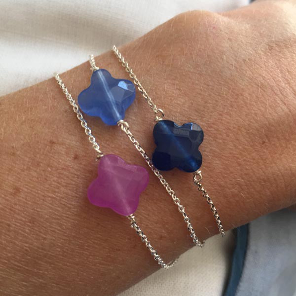 Bracelet chaine argent croix bleue facettée