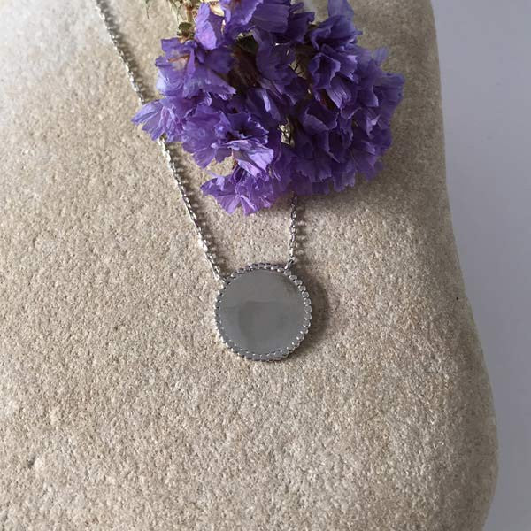 Silver chain necklace with pearl disc