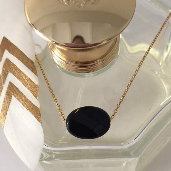 Collier chaine plaqué or Onyx ovale facettée
