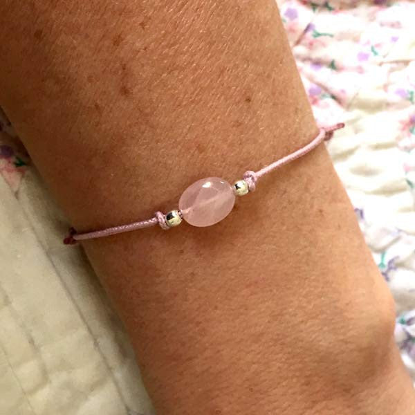 Bracelet cordon petite pierre ovale perles argent