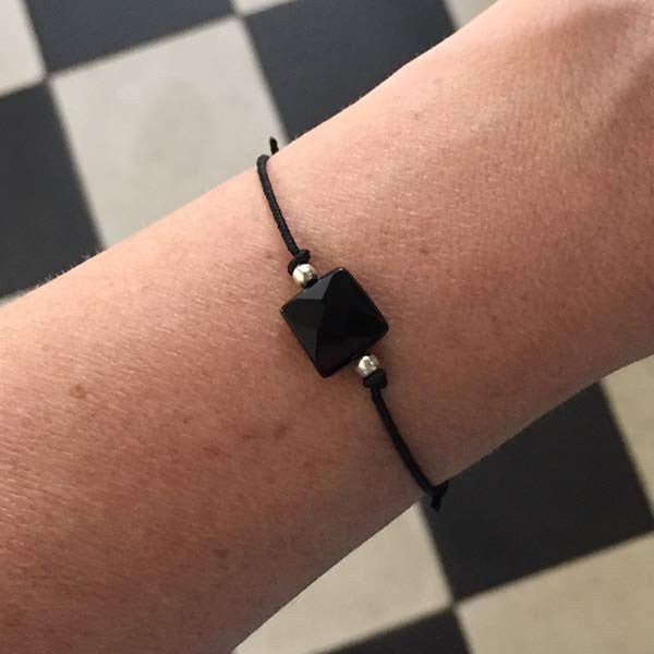 Bracelet cordon pierre carrée perles argent