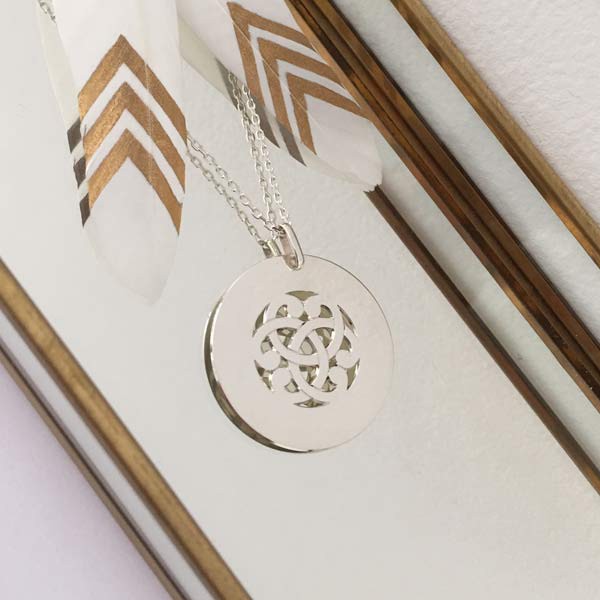 Medium baroque knot silver chain necklace surrounded