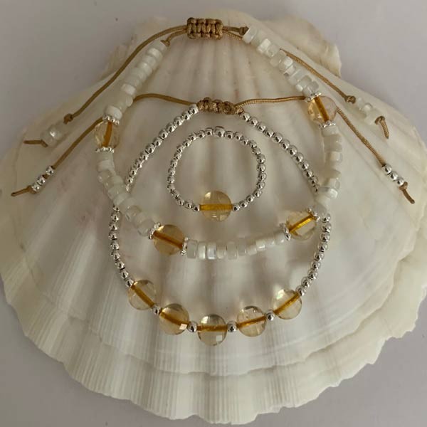 Bracelet Heishi nacre blanche citrine et perles