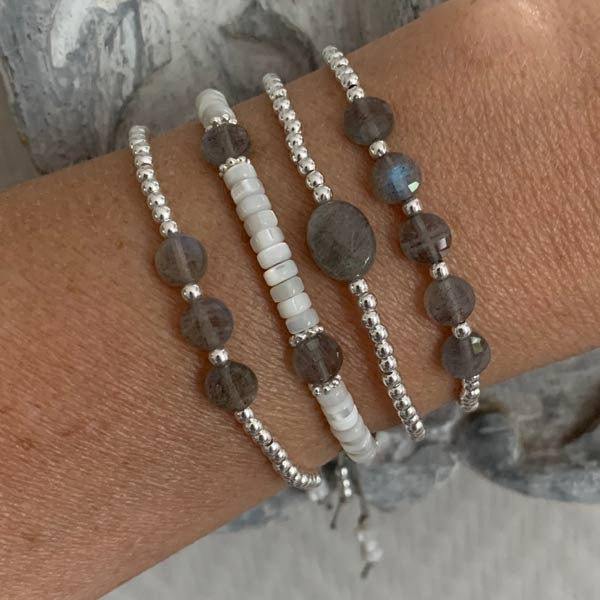 Heishi bracelet with white mother-of-pearl labradorite and pearls