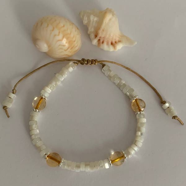 Bracelet Heishi nacre blanche citrine et perles