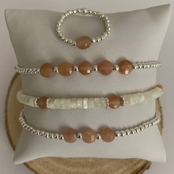 Mini silver pearl ring with flat sunstone