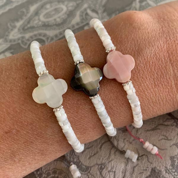 Heishi bracelet with gray mother-of-pearl cross and pearls