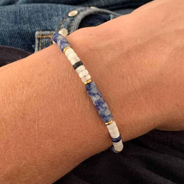 Heishi blue jade and white mother-of-pearl bracelet