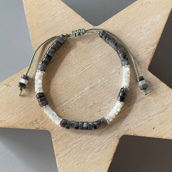 Bracelet Heishi labradorite noire et nacre blanche