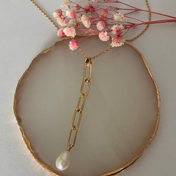 Collier chaine plaqué or rectangle perle d'eau douce blanche
