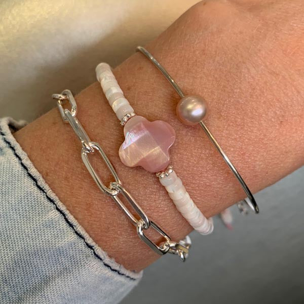 Heishi bracelet with pink mother-of-pearl cross and pearls