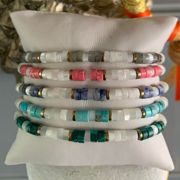 White mother-of-pearl and turquoise Heishi bracelet