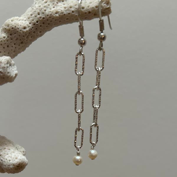 Diamond rectangle chain earrings
