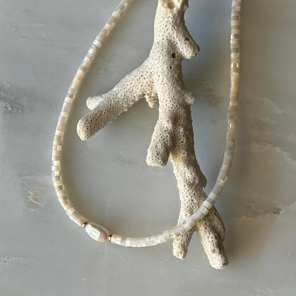 White mother-of-pearl Heishi necklace