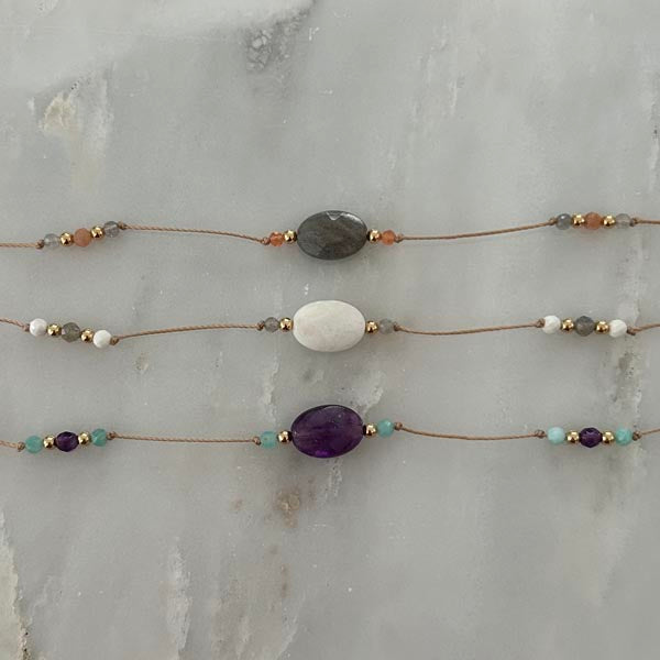 Collier cordon pierre ovale agate blanche