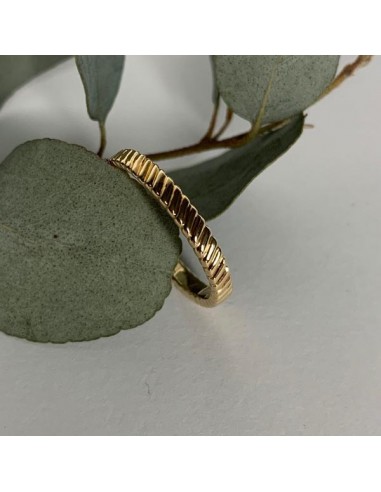 Gold plated thin striated ring
