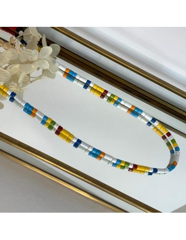 White multicolored thin beads necklace