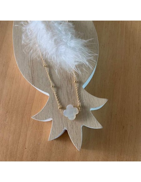 Collier chaine plaqué or mini perles petite croix nacre blanche facettée     