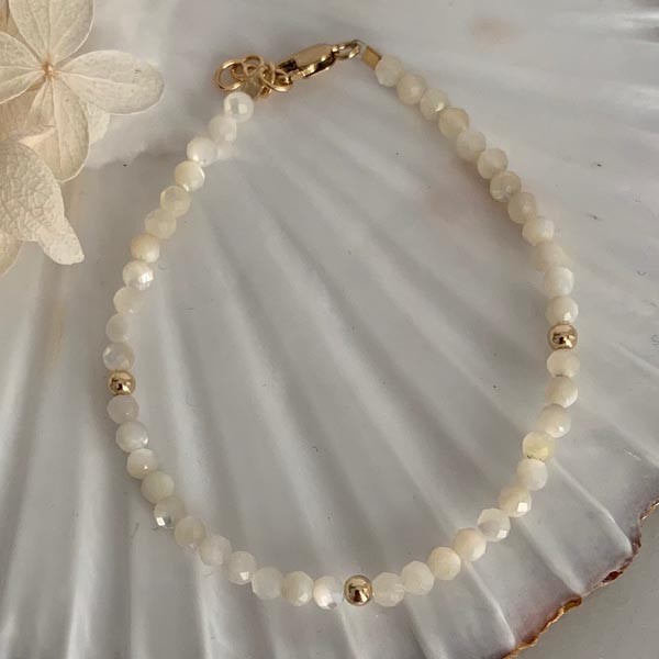 Gold plated white mother-of-pearl bracelet 