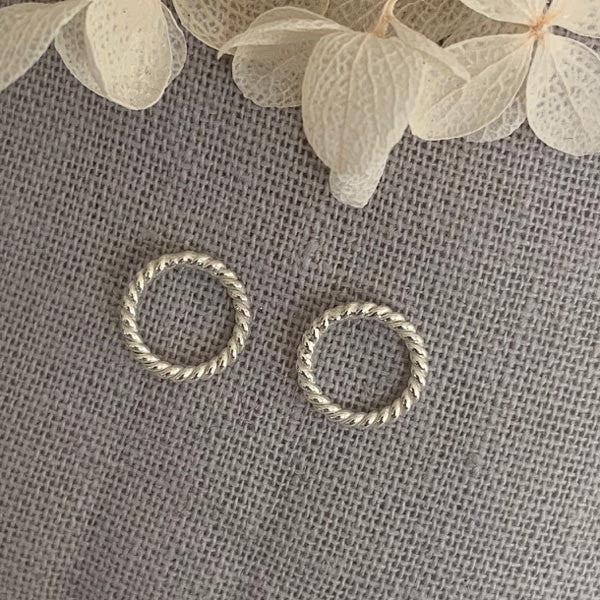 Silver braided hoop earrings 