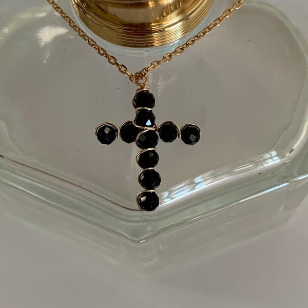 Gold plated chain necklace with small onyx cross 