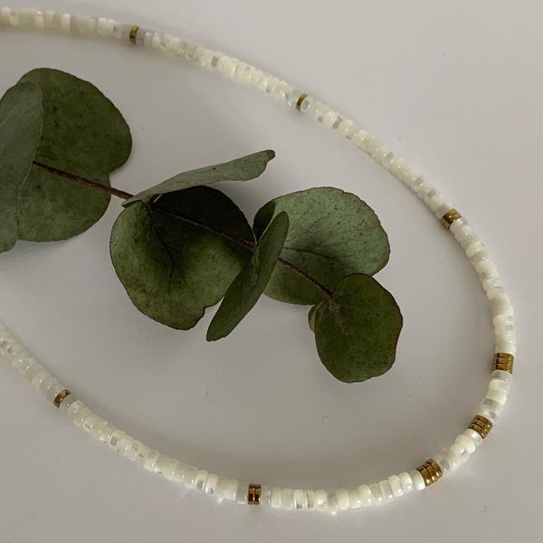 White mother-of-pearl Heishi necklace 