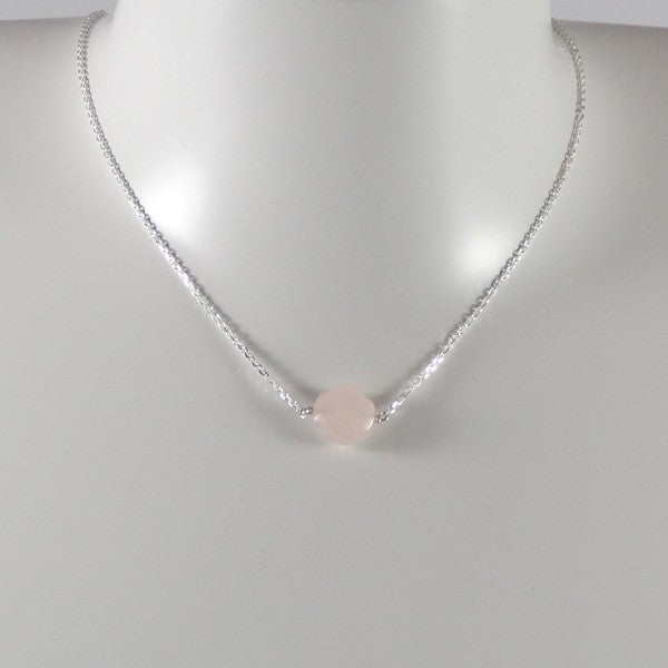 Collier chaine argent petite croix quartz rose facetée      