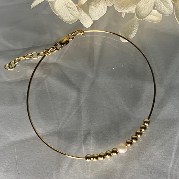 Fine gold filled bangle bracelet with 11 pearls