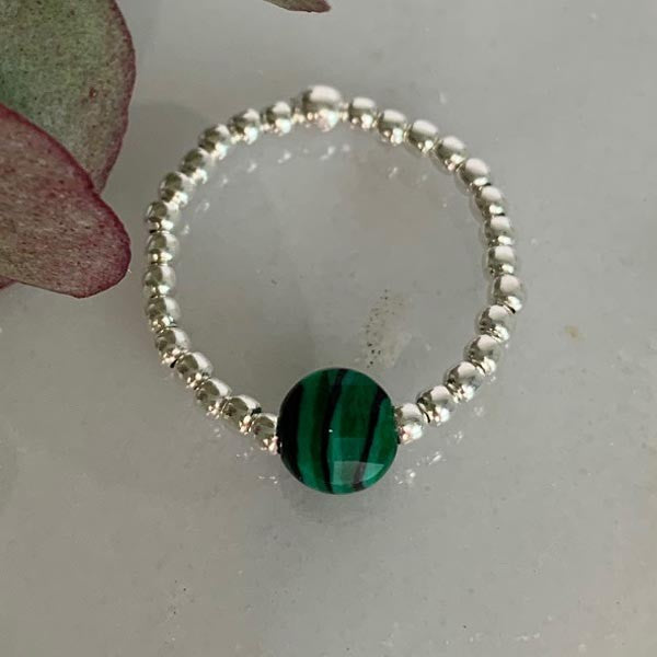 Mini flat malachite silver pearl ring 