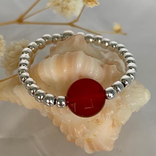 Mini silver pearl ring with flat carnelian 