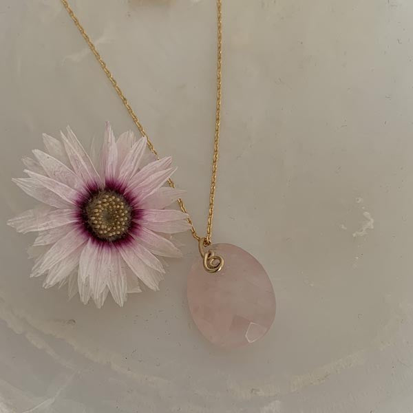 Gold plated chain necklace with oval faceted pink chalcedony