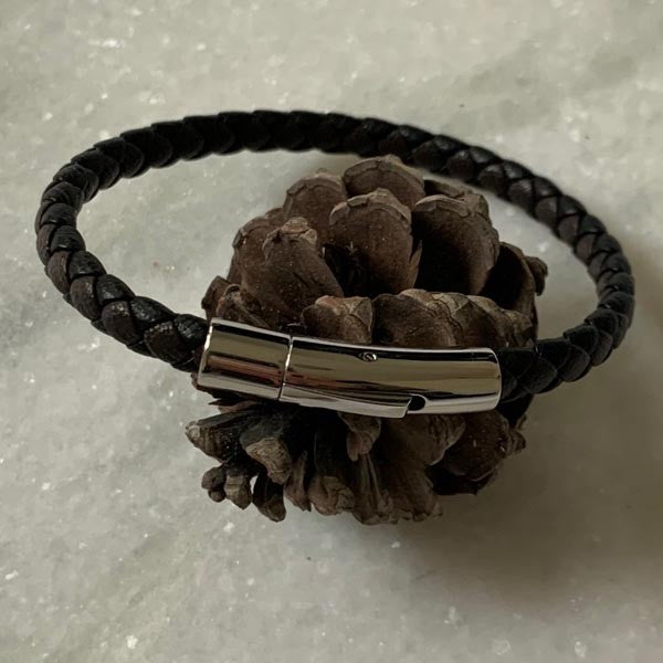 Black and brown braided men's bracelet