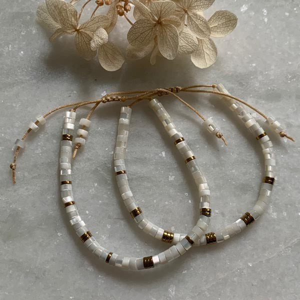 White mother-of-pearl Heishi bracelet 1