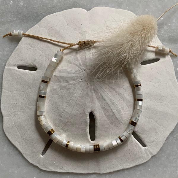 White mother-of-pearl Heishi bracelet 2