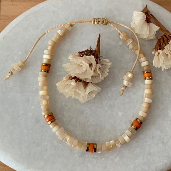 Beige mother-of-pearl and orange coral Heishi bracelet