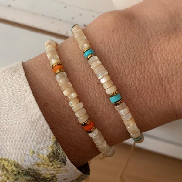 Beige mother-of-pearl and orange coral Heishi bracelet