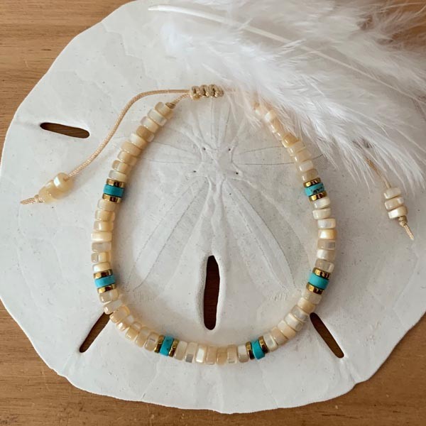 Beige and turquoise mother-of-pearl Heishi bracelet