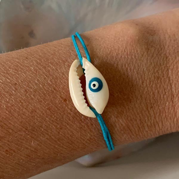 Cowrie eye cord bracelet