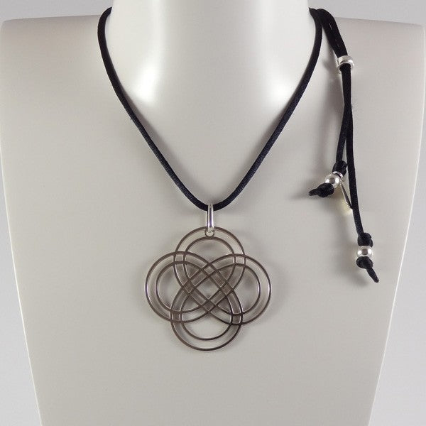 Large openwork double 8 pattern cord necklace