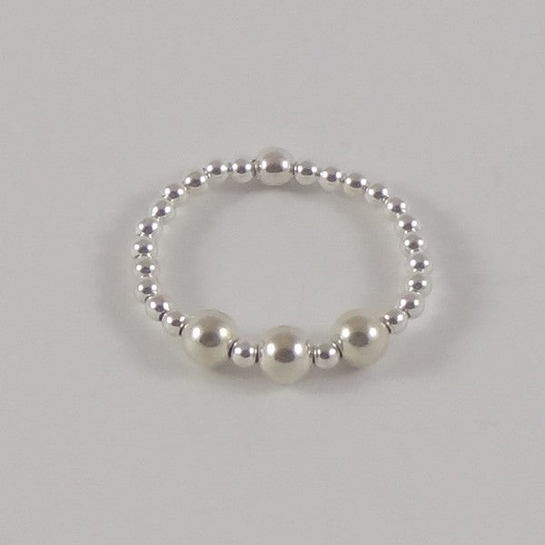 Mini silver pearl ring 3 pearls